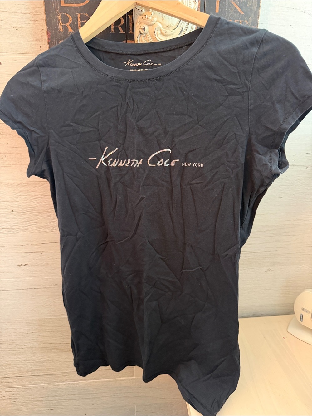 Kenneth Cole Vintage 100% Cotton Script Logo Short Sleeve Black Tee
